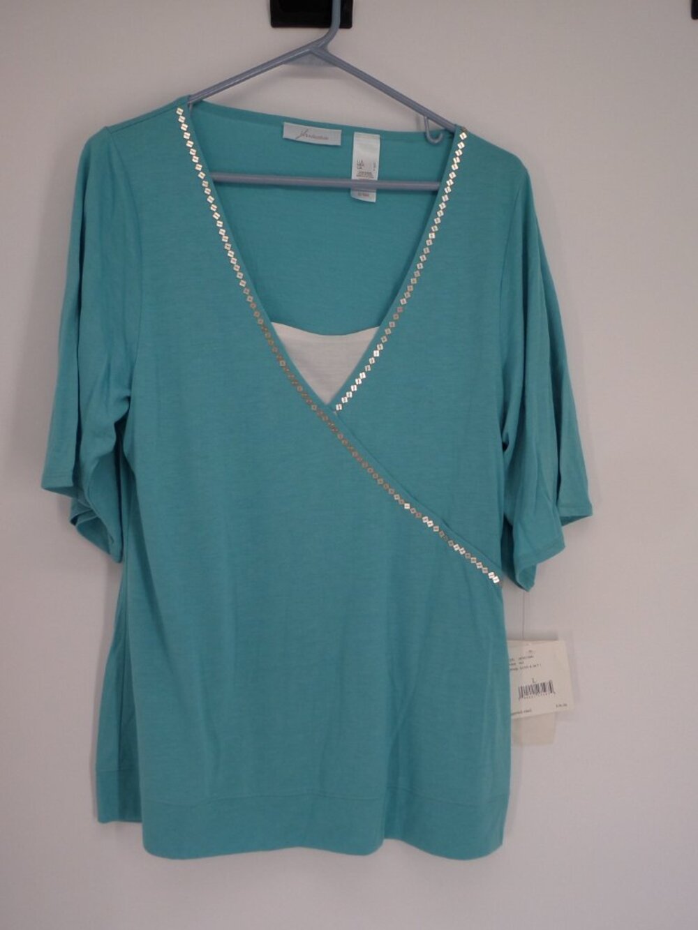J H Collectibles Women's Aqua Color Short Sleeve Top  Size Large NWT
